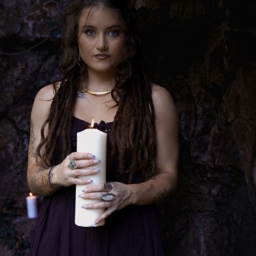 Lilly Statham (Mystic Primrose)